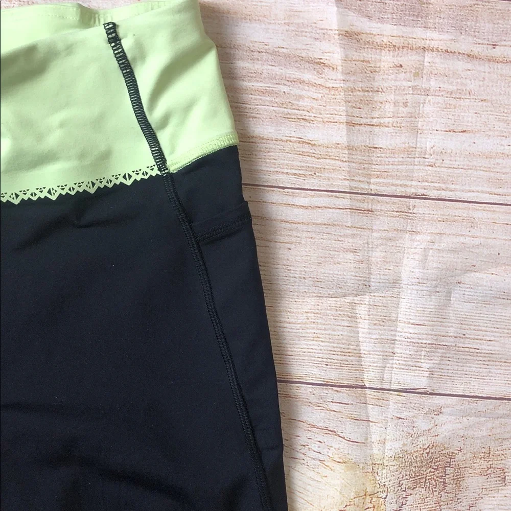 Ivivva‎ Neon Green and Black Kids Leggings 💜